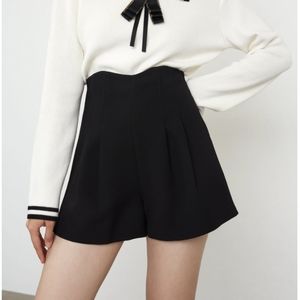 High waisted romantic black shorts